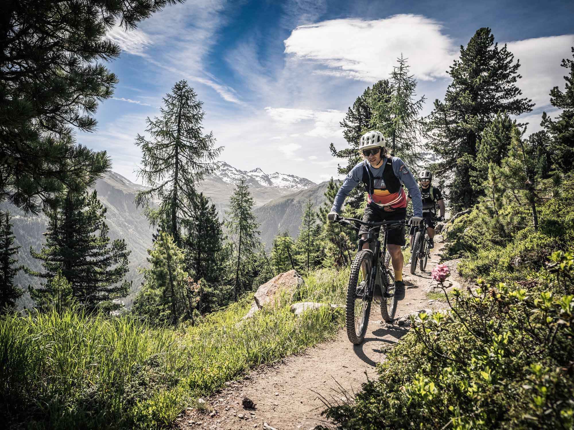 Mountainbiketour von Sölden zur Gampe Thaya im Ötztal in Österreich – Auf dem Bartigs Bödele Trail geht’s ganz entspannt auf und ab.